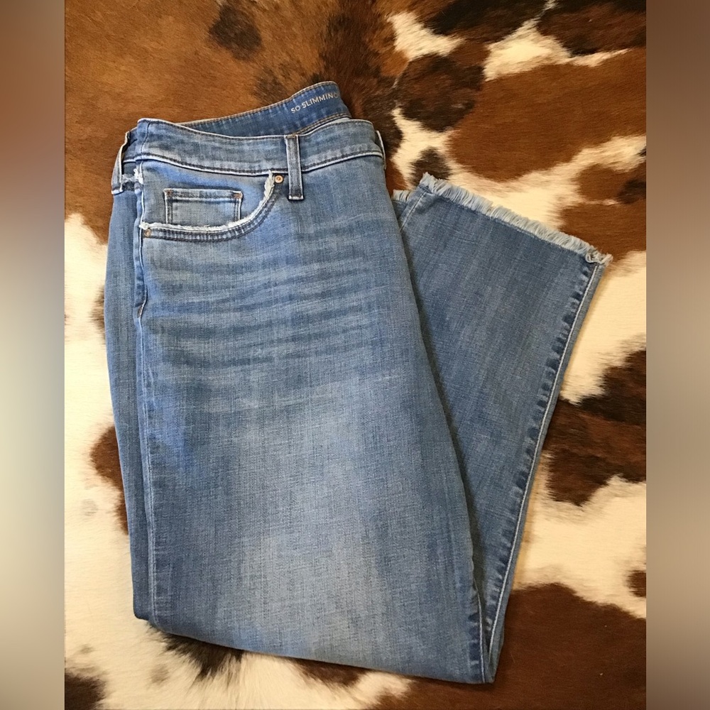 Chico’s So Slimming Girlfriend Slim Leg Crop